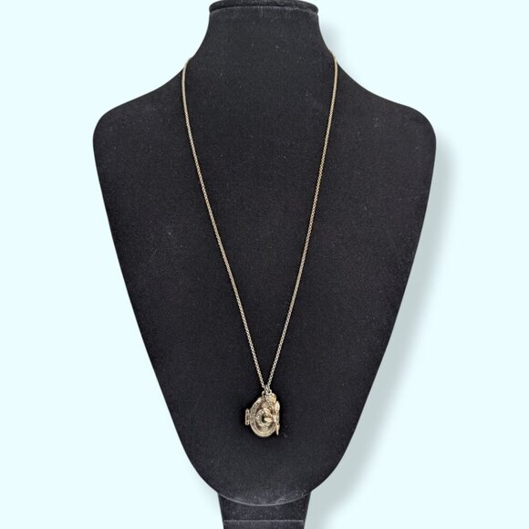 (2/$20) Dainty Flower & Locket Necklace - Picture 2 of 7